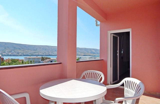 Apartment Luce - family friendly & parking: A5(4) - Pag, Island Pag, Croatia