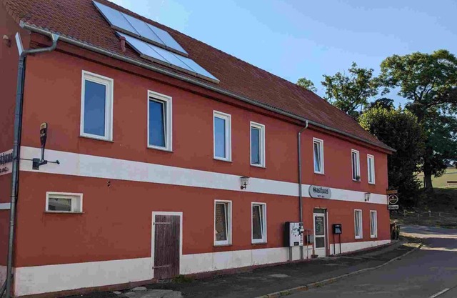 Apartment 'Lützen Muschwitz' with Shared Terrace and Wi-Fi