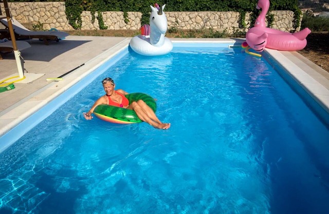 Apartment M&M with Private Pool near Dubrovnik
