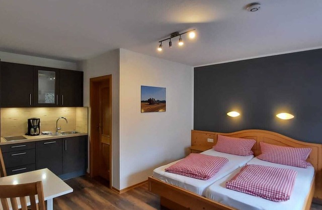 Apartment 'Magnolie' with Private Terrace, Shared Garden and Wi-Fi
