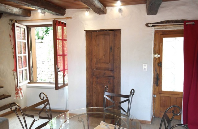 Apartment 'Maison Dans Village Médiéval' with Wi-Fi