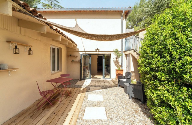 Apartment 'Maison Marvic, Le Laurier T2' with Mountain View, Wi-Fi and Air Conditioning