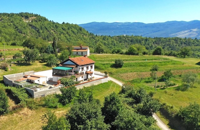 Apartment Mirella for 6 Persons in Central Istria