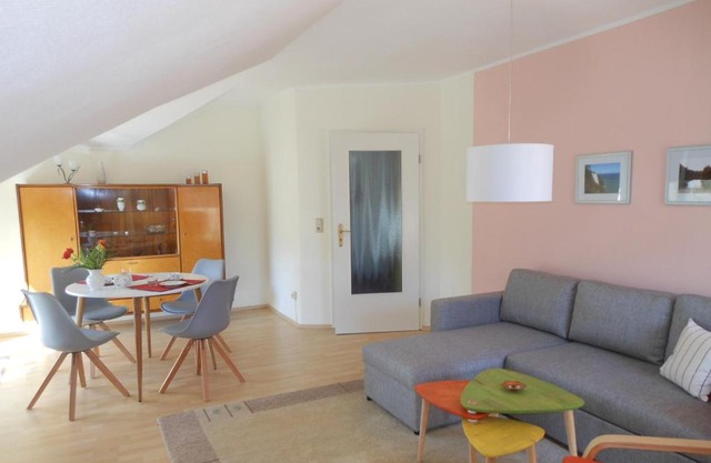 Apartment mit Balkon