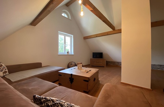 Apartment 'Mit Giebelzimmer' with Shared Garden and Wi-Fi