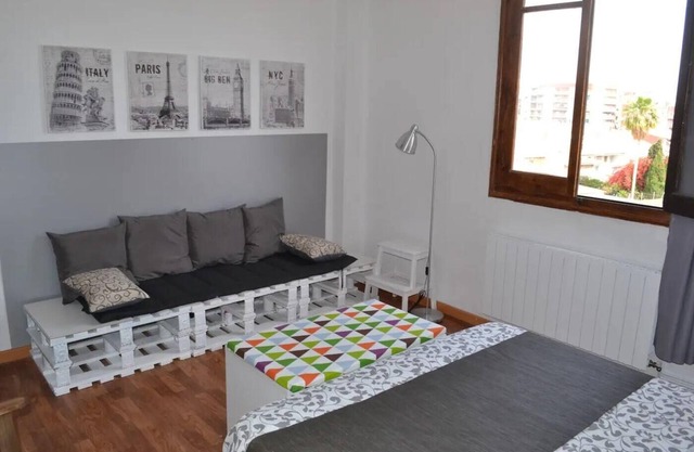 Apartment 'Modern Flat Valencia' with Balcony and Wi-Fi