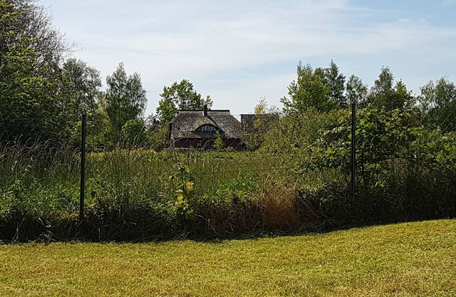 Apartment near the beach with garden