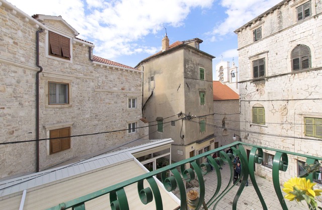 Apartment Nikolina (25861-A1) - Sibenik