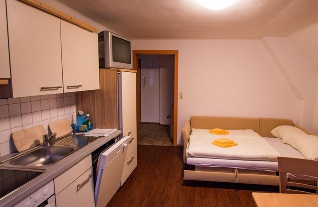 Apartment no. 31, separate toilet and shower - Gästehaus Leypold