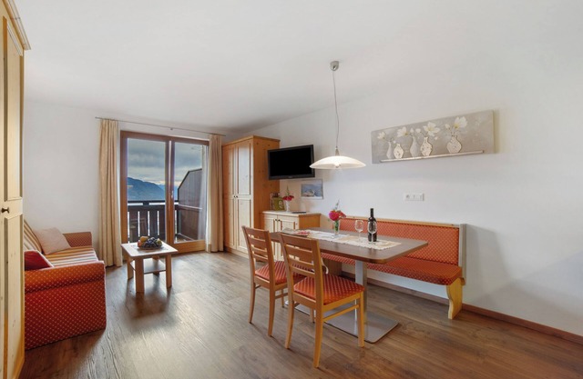 Apartment 'Oberötzbauer Enzian' with Mountain View, Shared Garden and Wi-Fi