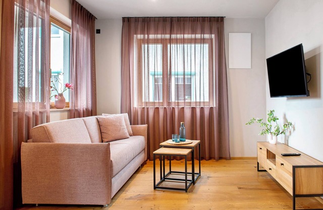 Apartment 'Obstgarten' with Private Terrace and Wi-Fi