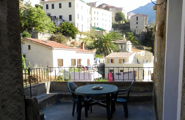 Apartment of 72 m2 in a house in Corsica