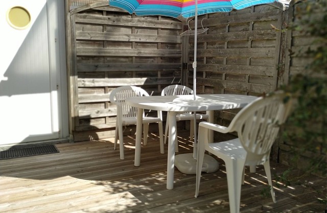 Apartment on the 1st floor of our house independent access and small courtyard.