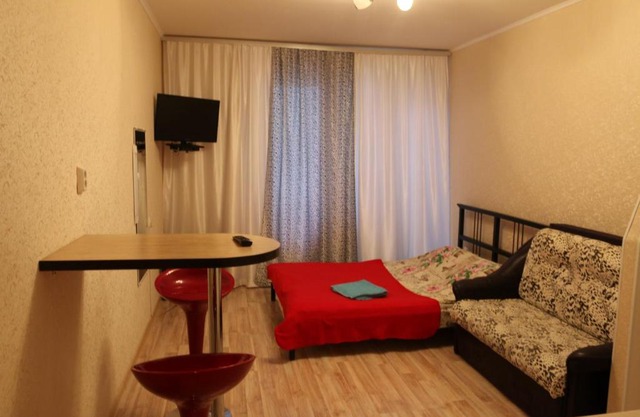 Apartment on Prospekt Bolshevikov 7-3