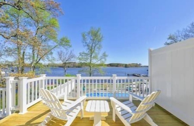 Apartment On The Creek