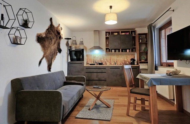 Apartment 'Peppi´s Waldblick' with Mountain View, Private Terrace and Wi-Fi