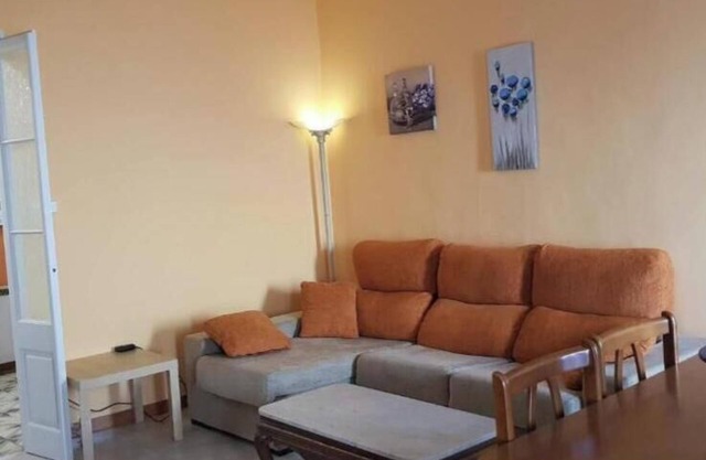 Apartment 'Pis Romàntic A Tremp' with Balcony, Wi-Fi and Air Conditioning