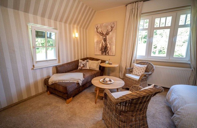 Apartment Platzhirsch, charming, with forest view and large bathroom
