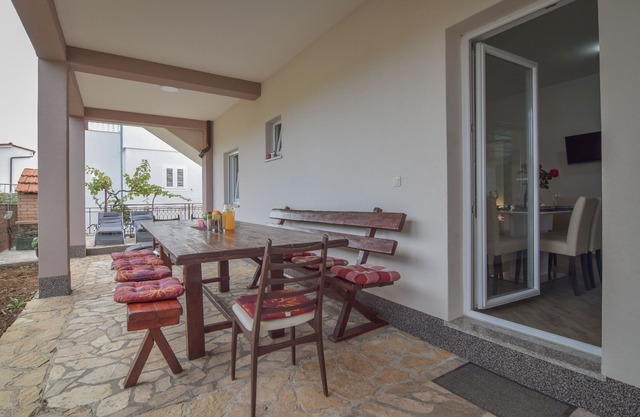 Apartment Pocrnja (29541-A1) - Rogoznica