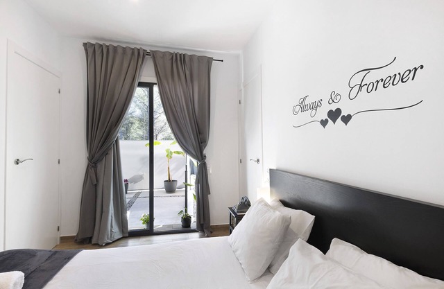 Apartment 'Precioso Sitges' with Private Terrace, Wi-Fi and Air Conditioning
