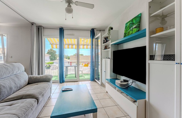 Apartment 'Proche Plage Parentis' with Private Terrace and Wi-Fi