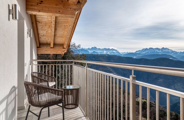 Apartment "Reiterhof Gaia" with Mountain View, Private Garden & Wi-Fi