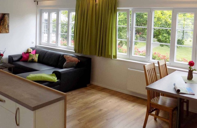 Apartment 'Rosenblüte' with Private Terrace, Shared Garden and Wi-Fi