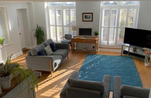 Apartment set in grounds of a country club