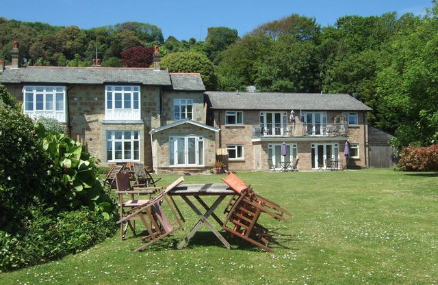 Apartment Set In Peaceful Secluded Gardens With Magnificent Sea Views