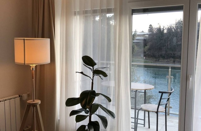 Apartment on the riverfront in a quiet location