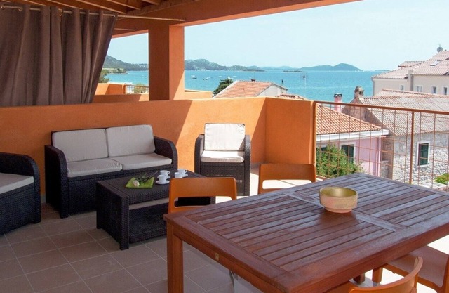 Apartment Sime A5 with balcony in Villa Vulin. top location !