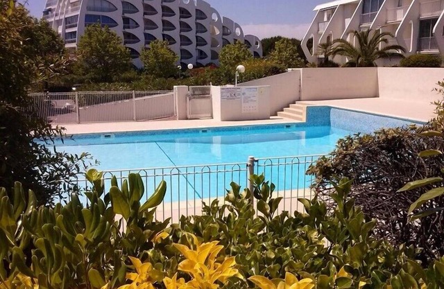 APARTMENT SLEEPS 4 WITH GARDEN QUIET AREA LA PETITE MOTTE | LA GRANDE MOTTE