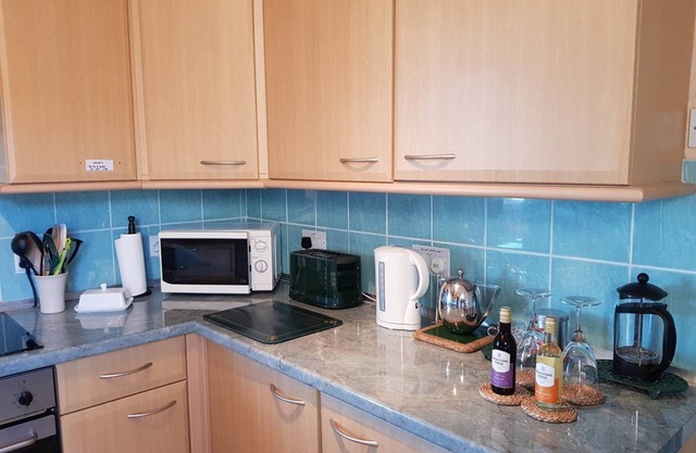 Apartment - Sleeps 4 - Pet Friendly - Balcony