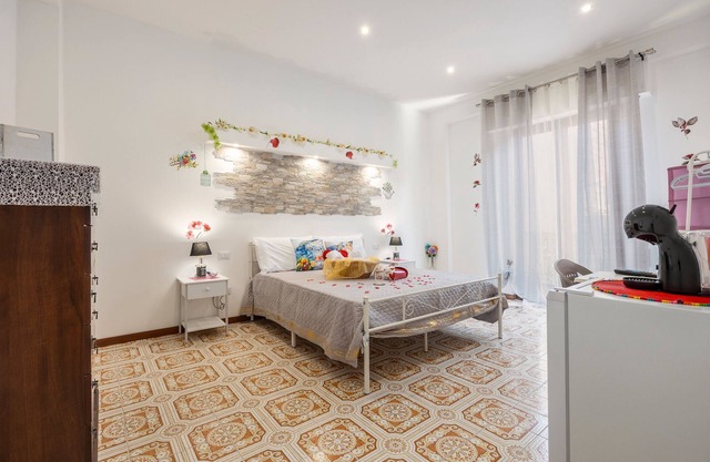 Apartment 'Sole e Amore 2' with Balcony, Wi-Fi and Air Conditioning