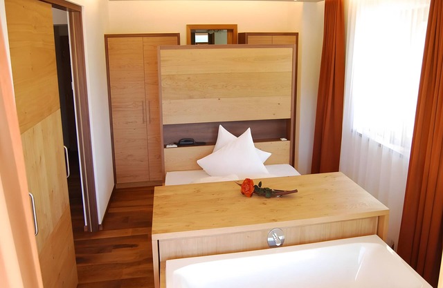 Apartment 'Sonnenaufgang 2' with Mountain View, Shared Terrace and Wi-Fi