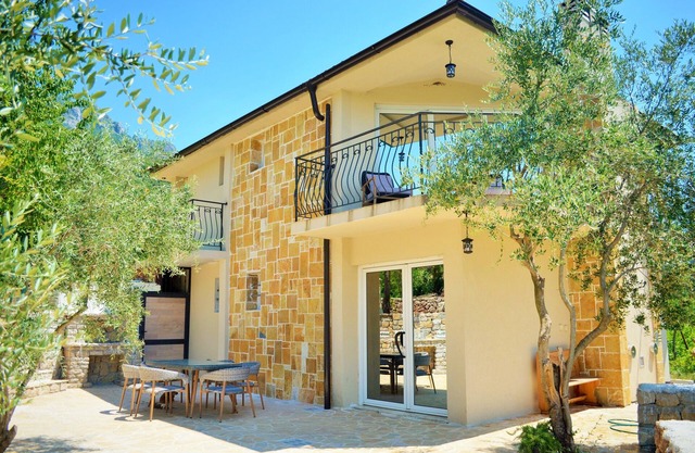 Apartment Staciun 04 ~ Located In The Village Of Limljani