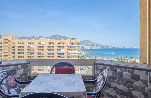 Apartment "Stunning Marina View" with Mountain View, Wi-Fi, Garden & Terrace