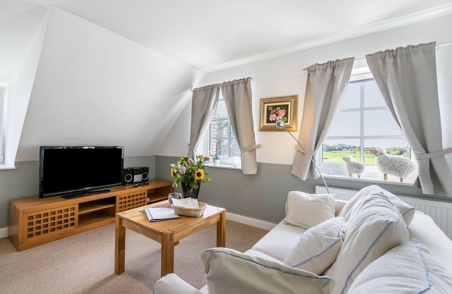 Apartment 'Südwest' with Shared Terrace, Private Garden and Wi-Fi