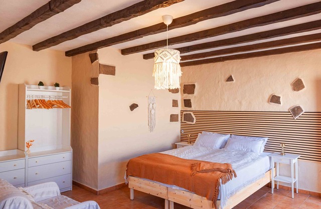 Apartment/Suite/Studio