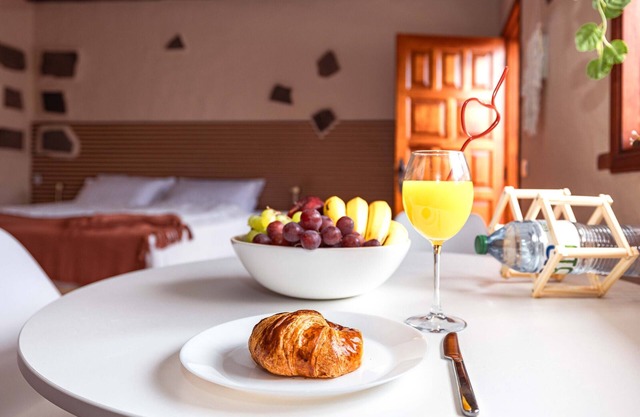 Apartment/Suite/Studio