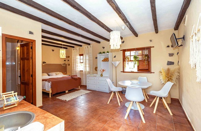 Apartment/Suite/Studio