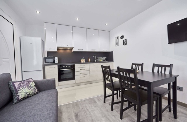 APARTMENT T2 IN PEACE, 1 to 4 beds, access A4/A104