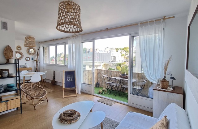 Apartment T3 HYPER CENTER DINARD - 50 M BEACH-SEA VIEW