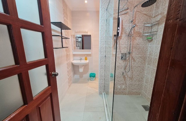 Apartment to accommodate 2 adults in a quiet and secure area