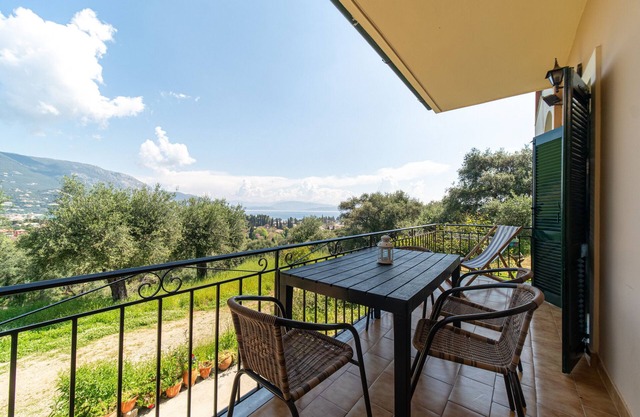 Apartment 'Villa Prima ' with Sea View, Shared Terrace and Wi-Fi