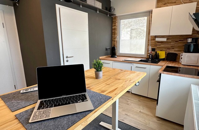 Apartment 'Wohnen Auf Zeit - No2' with Wi-Fi