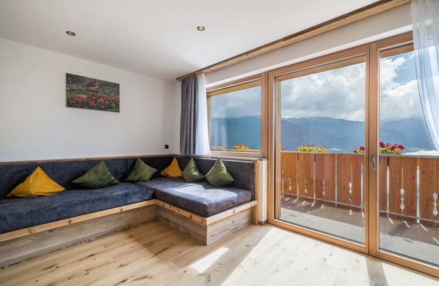 Apartment "Waldes Duft - Patleidhof" with Mountain View, Shared Terrace & Wi-Fi