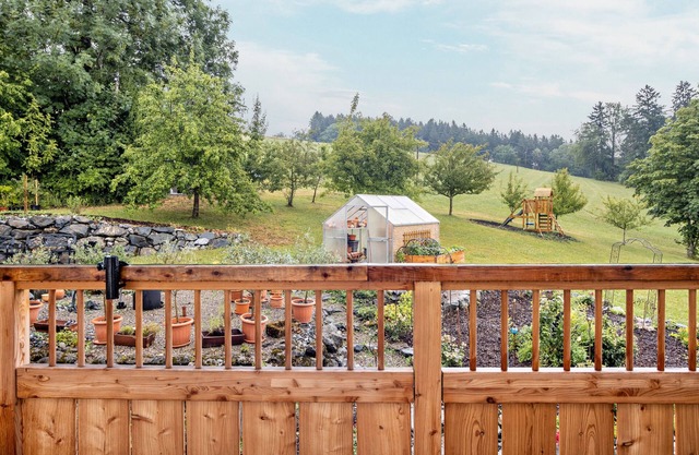 Apartment 'Waldesruh' with Garden View, Shared Terrace and Balcony