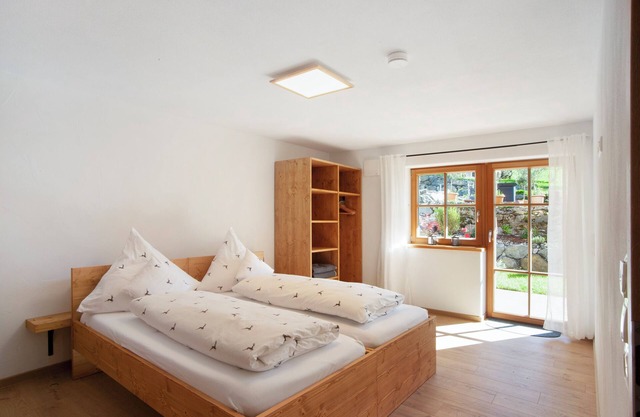 Apartment 'Wiesengrund' with Garden View, Private Terrace and Shared Garden
