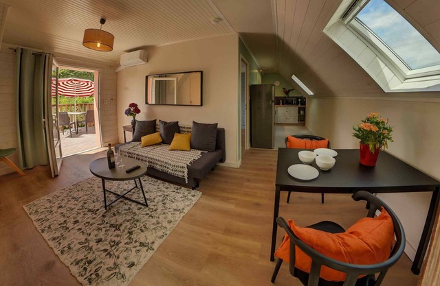 Apartment with terrace overlooking the park